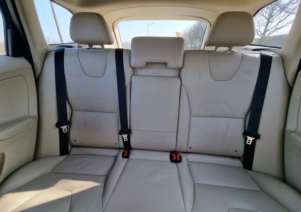 Volvo XC 60 cena 54999 przebieg: 268745, rok produkcji 2016 z Poznań małe 529
